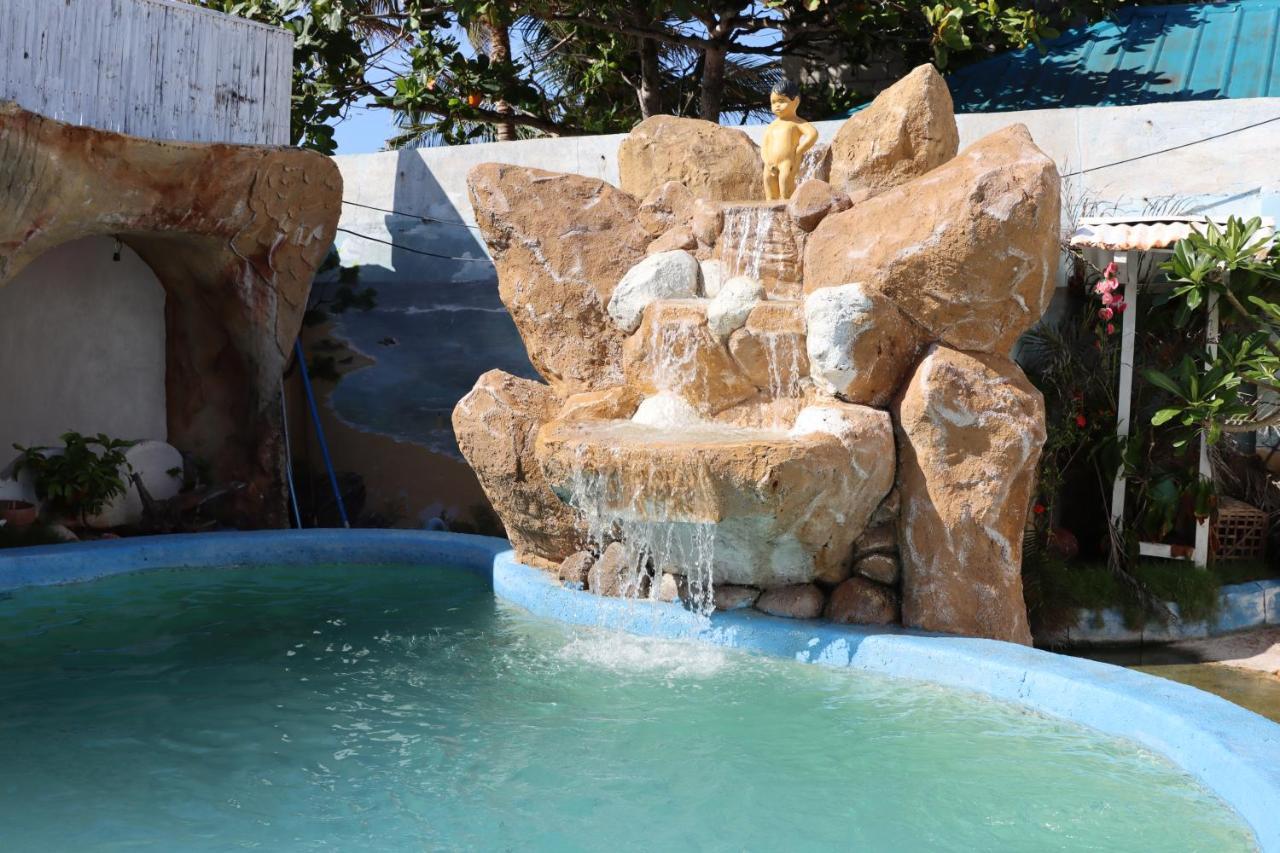 Belle'S Beach Resort Bolinao Esterno foto