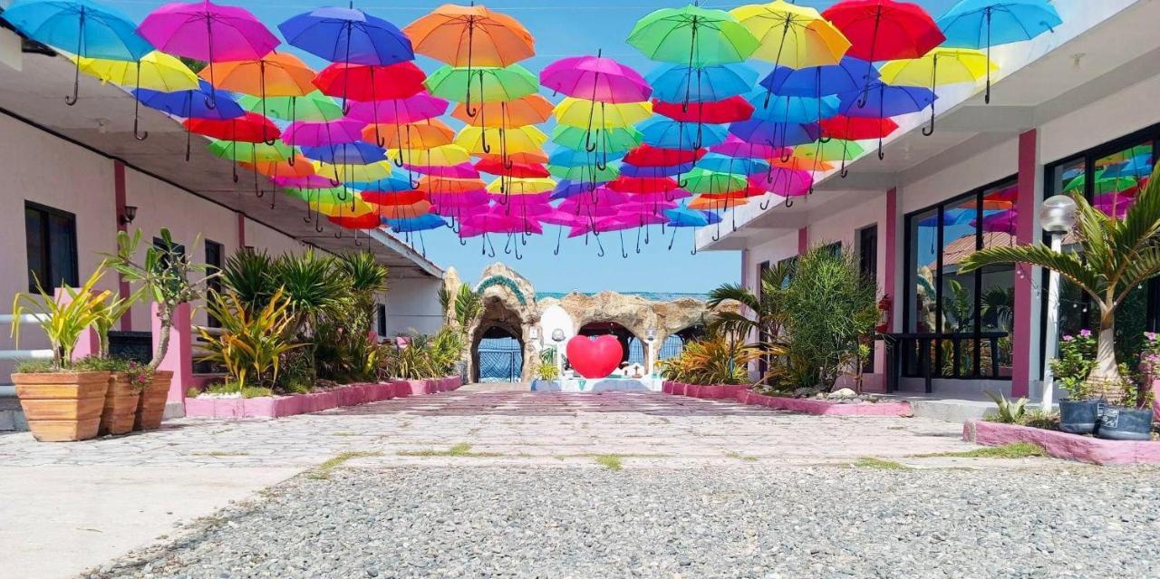 Belle'S Beach Resort Bolinao Esterno foto